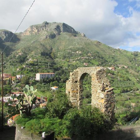 Rifugio Dei Tre Pini Konuk evi Castelmola Dış mekan fotoğraf