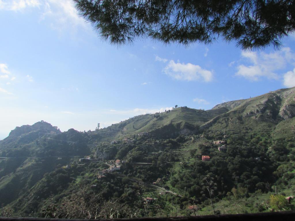 Rifugio Dei Tre Pini Konuk evi Castelmola Dış mekan fotoğraf