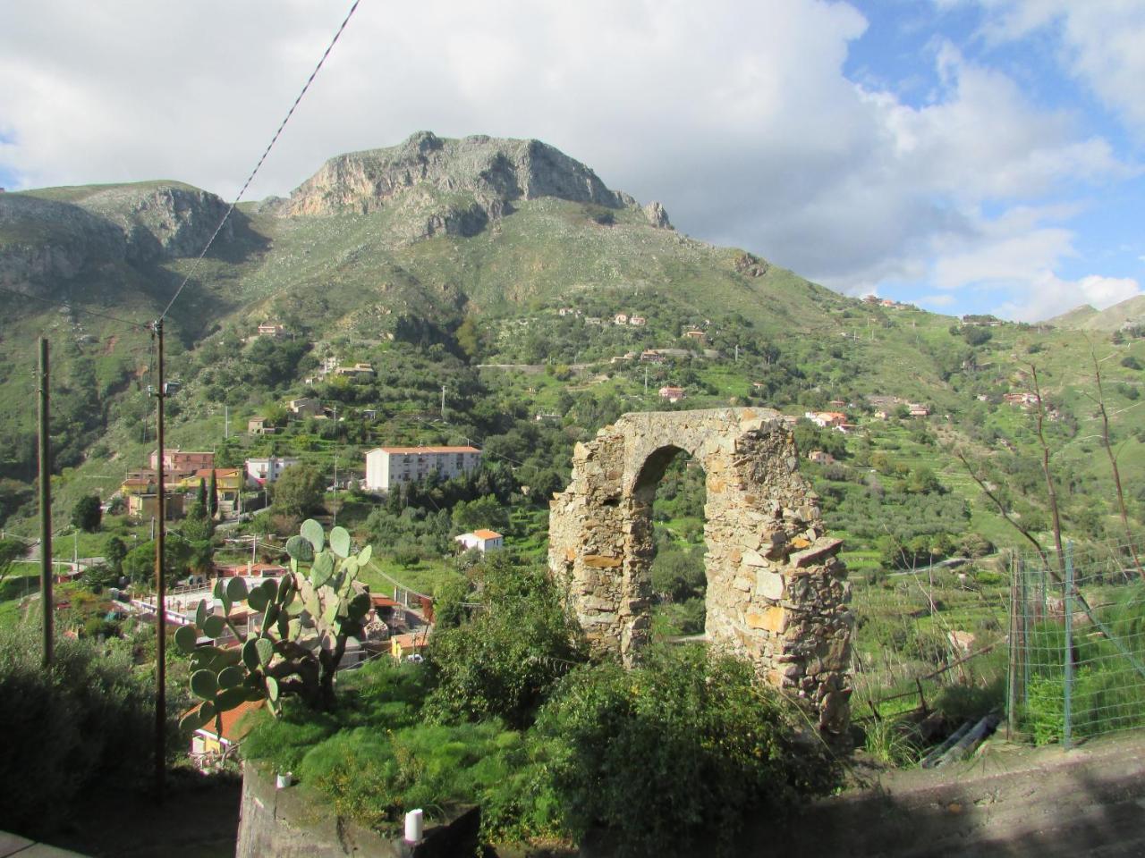 Rifugio Dei Tre Pini Konuk evi Castelmola Dış mekan fotoğraf